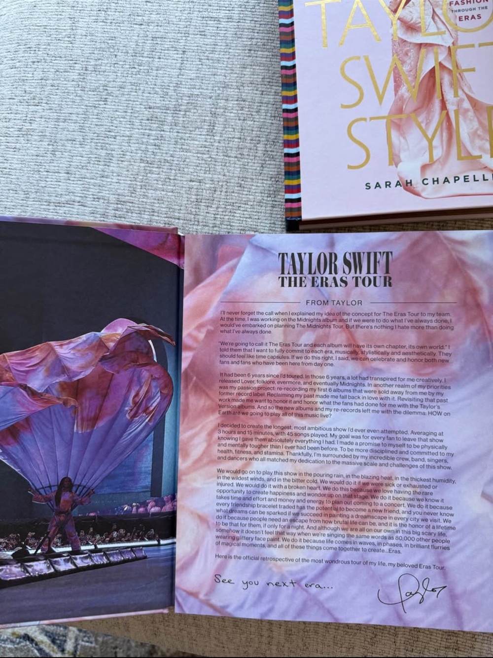 Taylor Swift Book Bundle - Picture 2 of 3